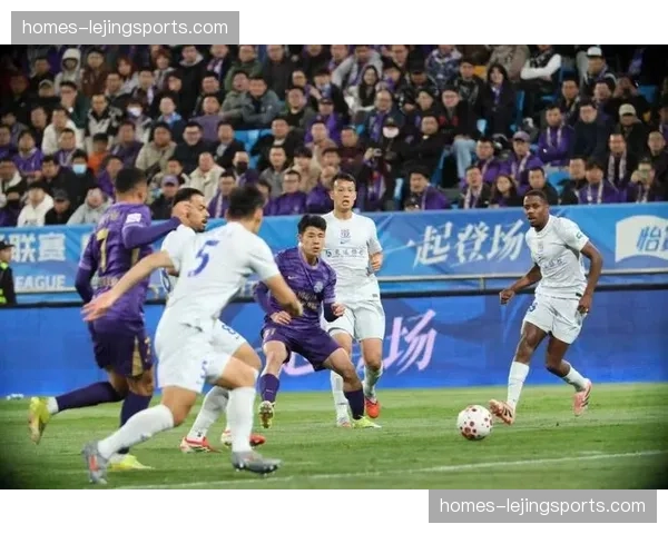 津门虎远射造成门将脱手，哈达斯重炮轰门制造险情